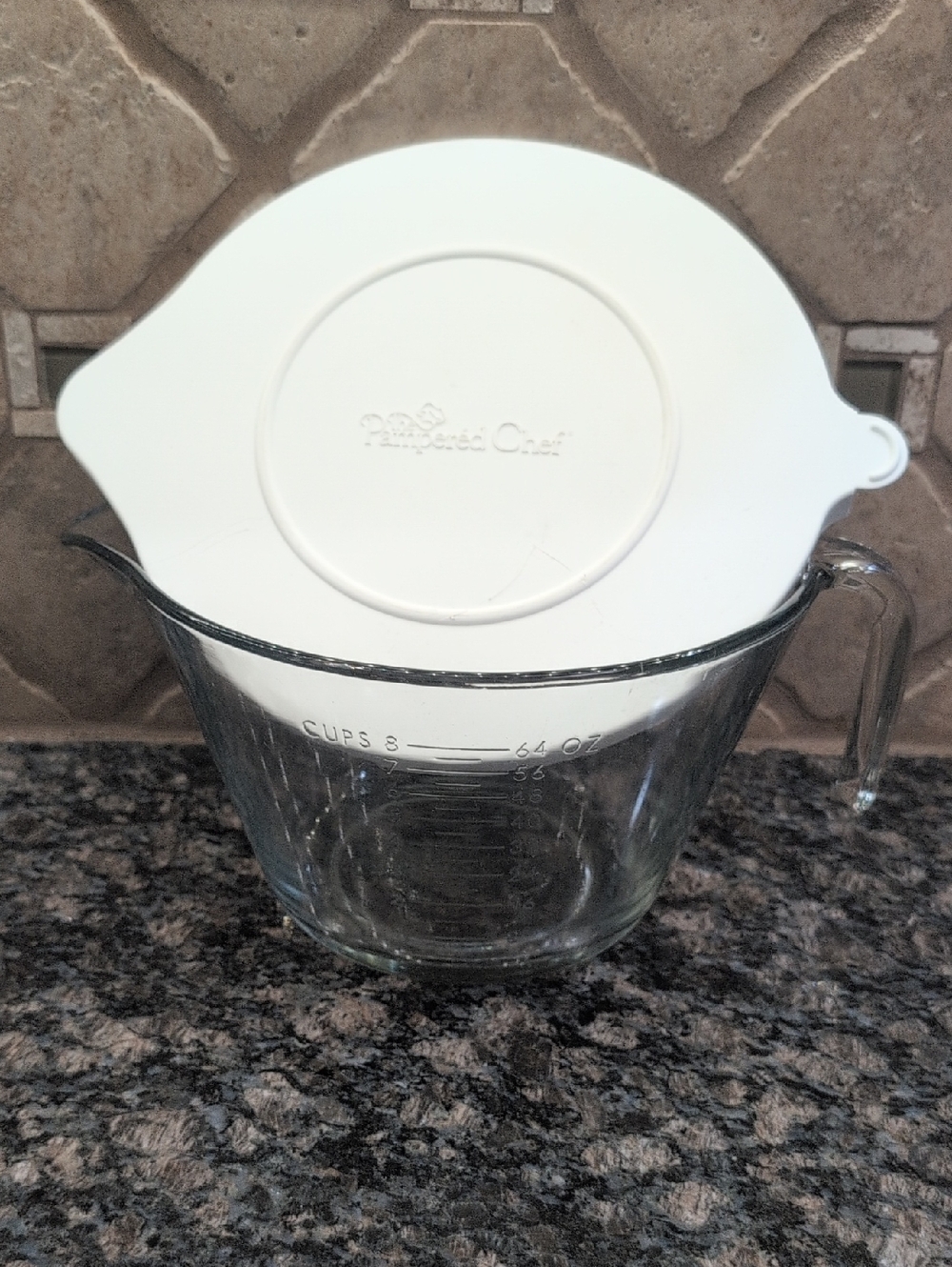Pampered Ched  Clear Glass 8 cup Batter Bowl with Lid
